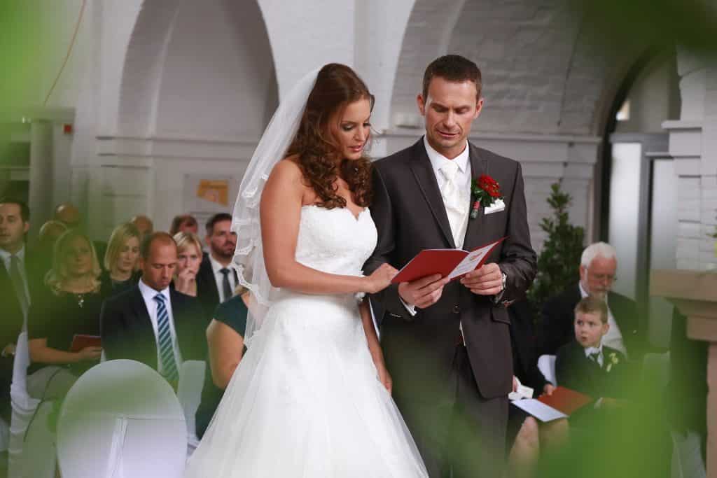 Wedding Date: Wedding Ceremony Church Couple getting married