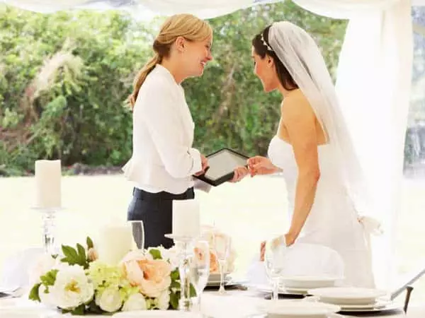 Difference Between Wedding Planner and On-the-Day Coordinator - hourly wedding planner consultation