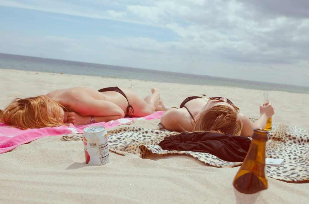 Sunburnt Bride: Getting a tan at the beach
