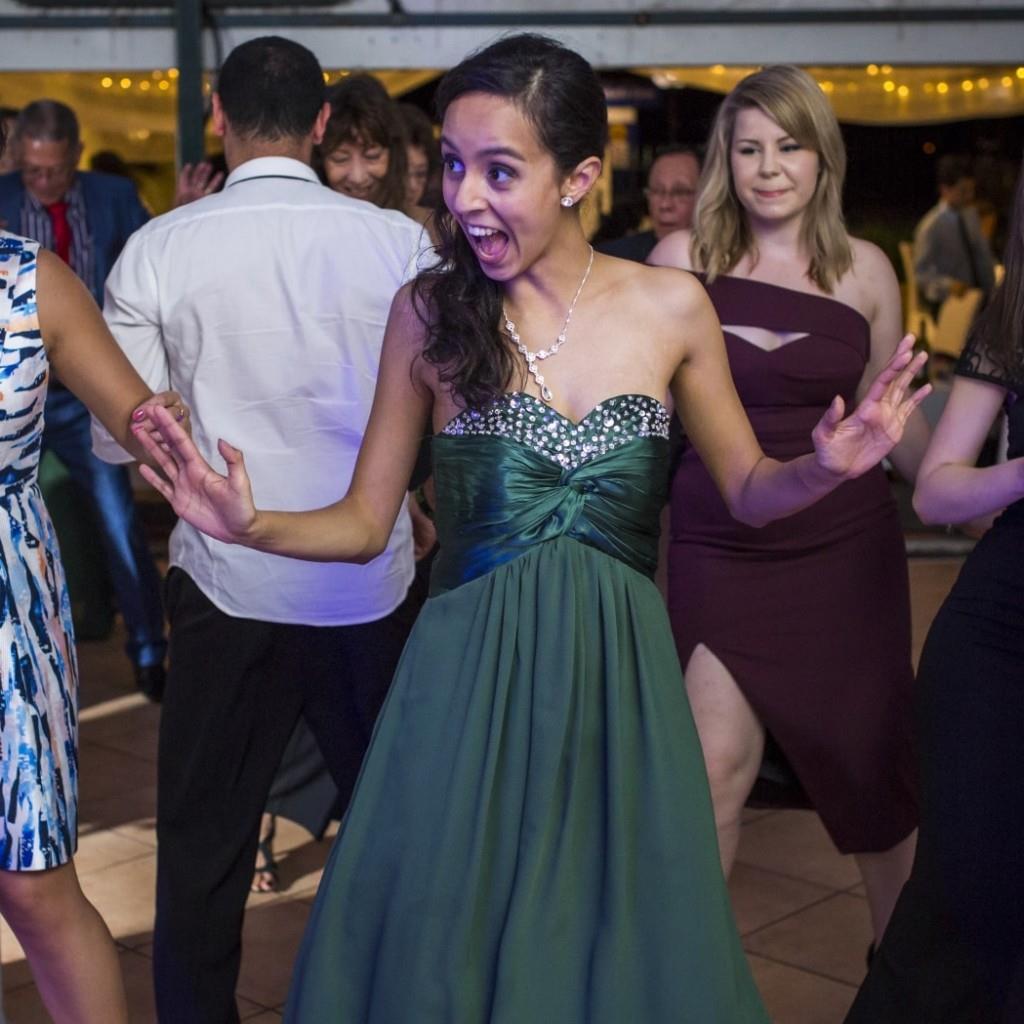 Popular Wedding Date: Dancing Group