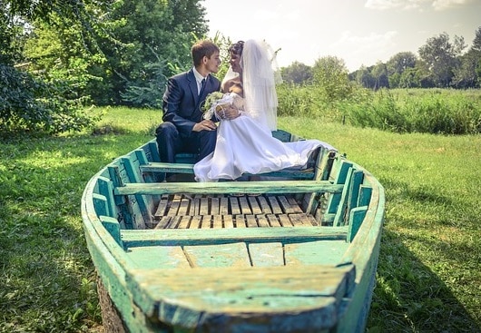 Alternative Wedding Transport: Wedding Boat