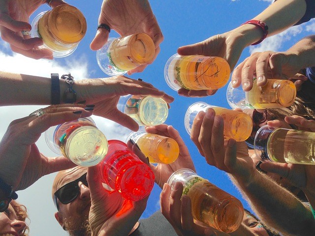 Hucks Party: Drinks Cheers Beer