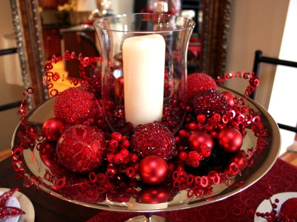 Hurricane Vase with LED Pillar and Baubles centrepiece