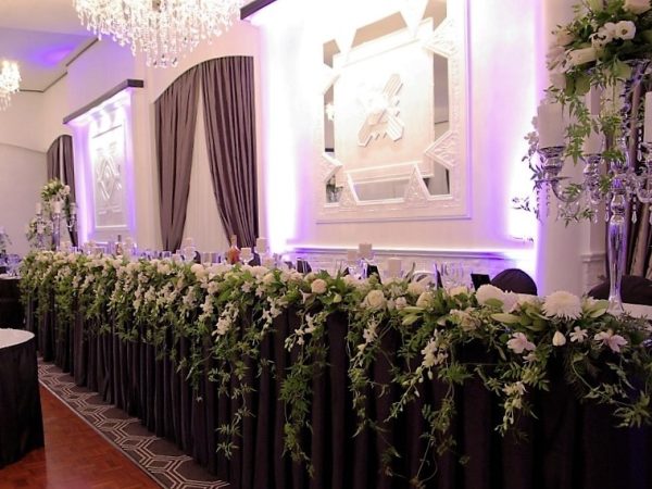 Bridal Table - Cascading Hedge